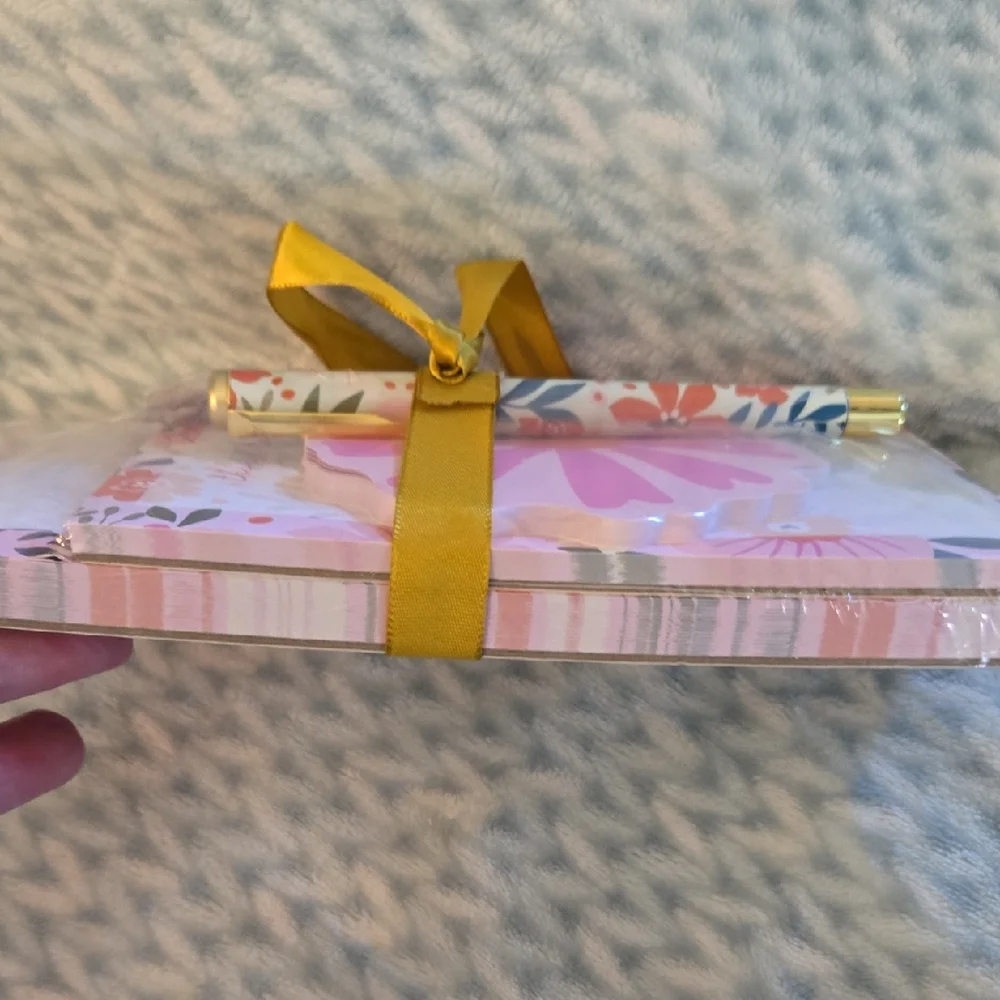 Notepads and Pen Set